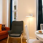 Downtown Correeiros شقة