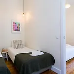 Appartement Downtown Correeiros *