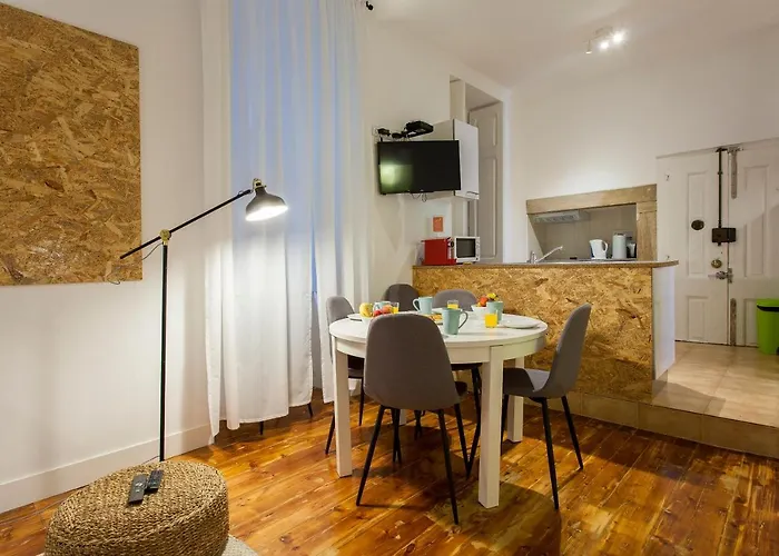 Appartamento Downtown Correeiros *