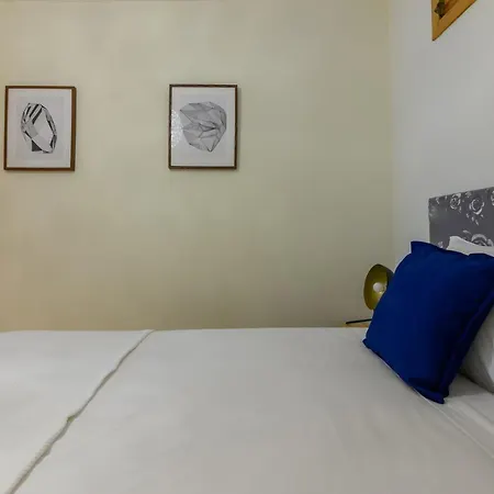 Downtown Correeiros * Лиссабон